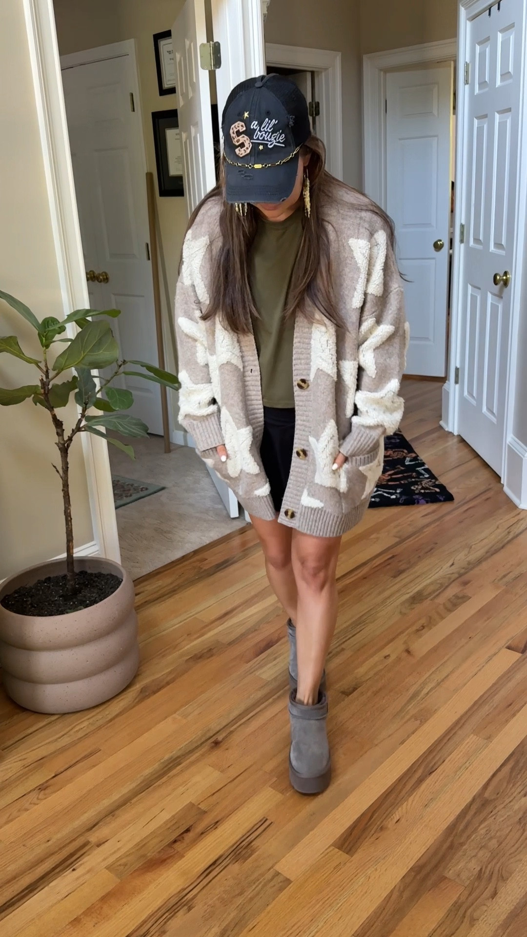 It’s starting to look a lot like Fallllll….. those cool Georgia mornings are coming back, but still have the warm afternoons haha 😂 we love our layers. 


#LTKStyleTip #LTKFindsUnder100 #LTKSeasonal