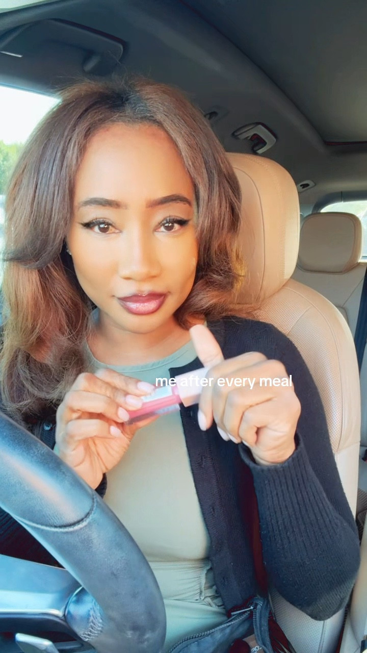 My lips but glossier 💋 Loving Maybelline’s Lifter Gloss – not only does it give that juicy shine, but it’s infused with hyaluronic acid to keep lips hydrated, smooth, and plump all day. A must-have in every bag!

#LifterGloss
#GlossyLips
#DrugstoreMakeup
#LipCareGoals
#EverydayGlam

#LTKBeauty