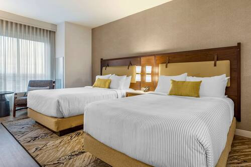 Standard Room, 1 King Bed, Non Smoking | Hotels.com (US)