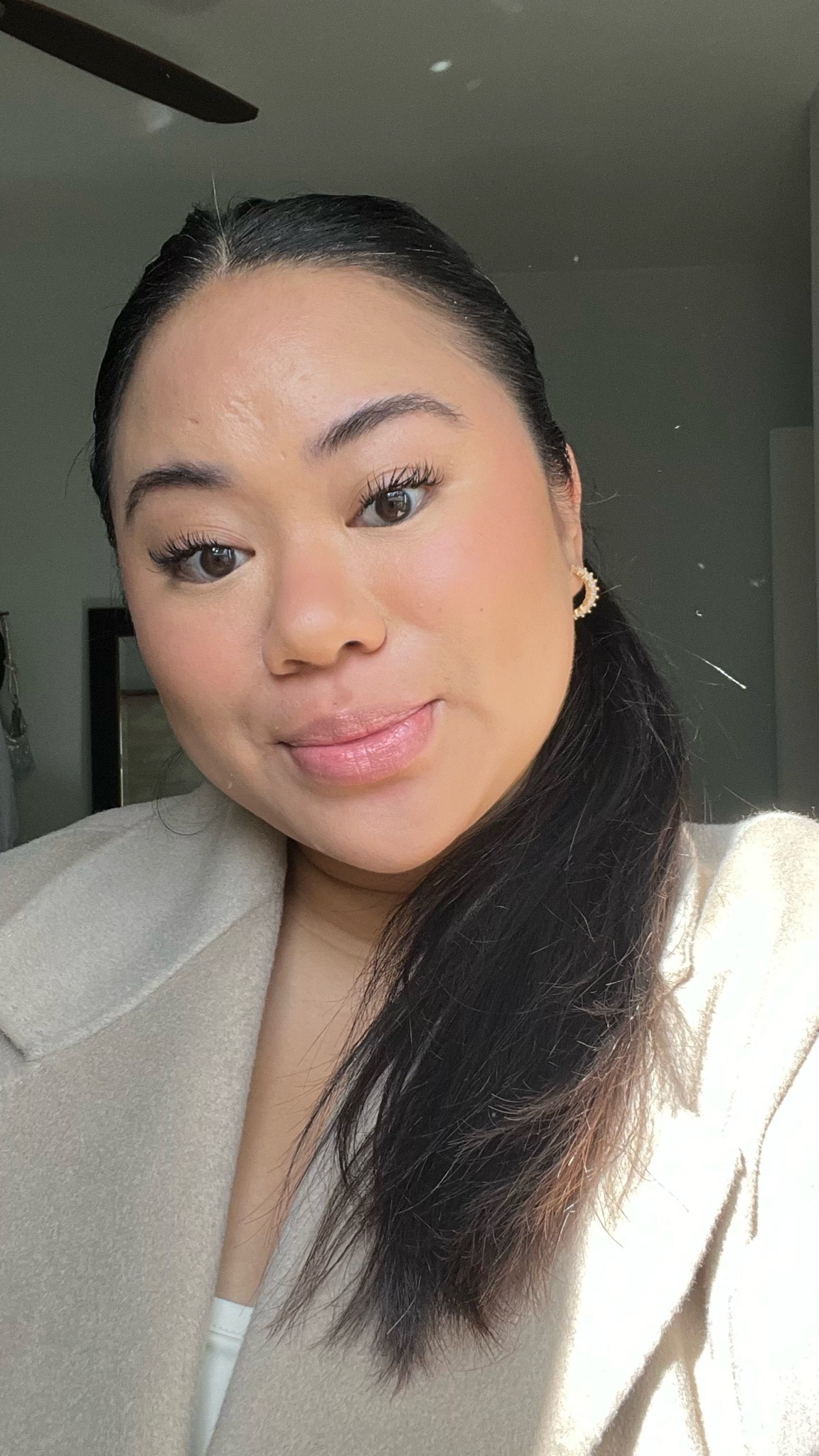 Minimal winter makeup with a little color and glow 

#LTKbeauty #LTKfindsunder50 #LTKGiftGuide