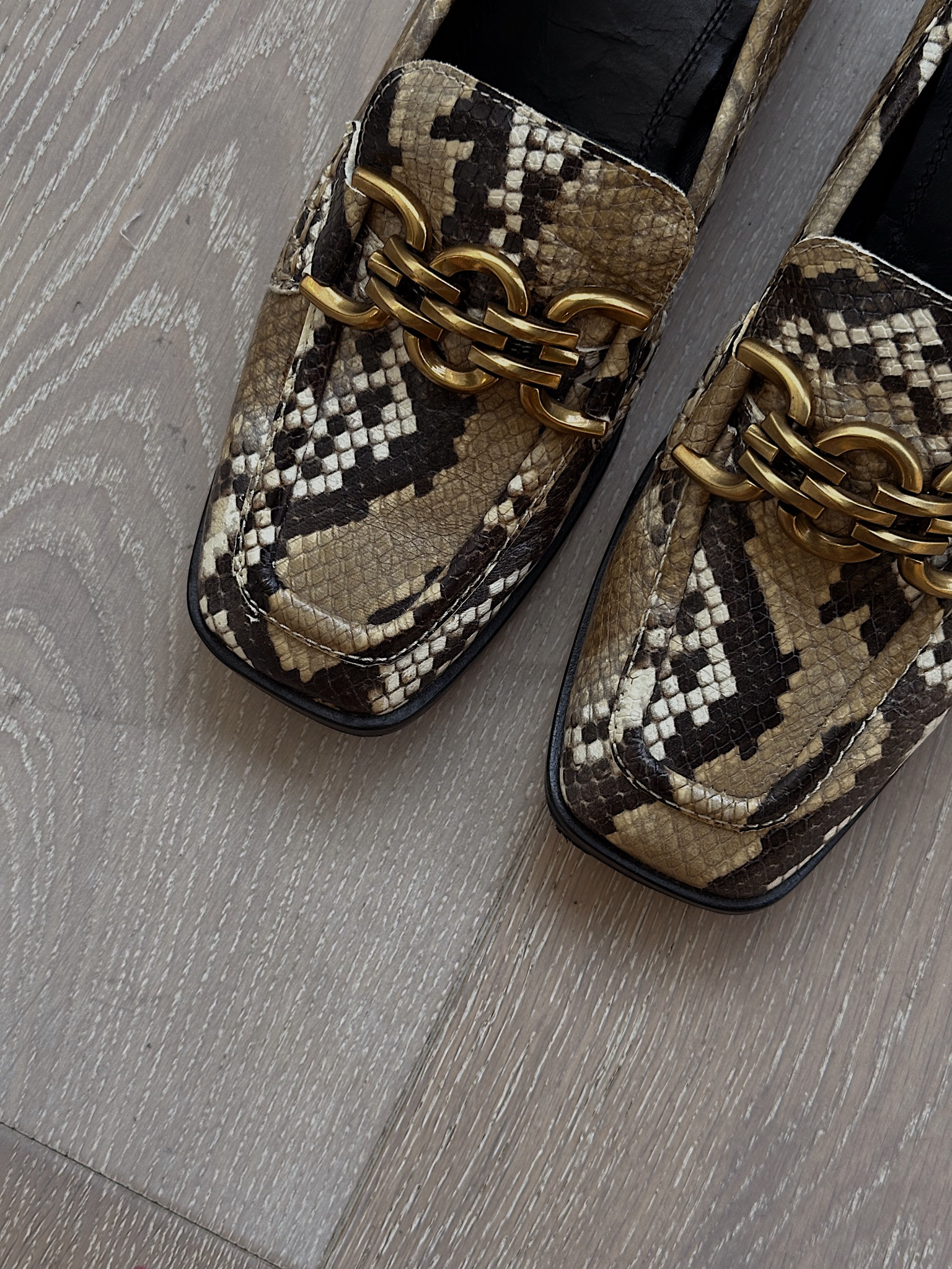 My top picks for A/W loafers! Distressed, suede, tonal and slightly androgynous - just how we like them this season! 

#LTKaustralia #LTKshoes #LTKstyletip
