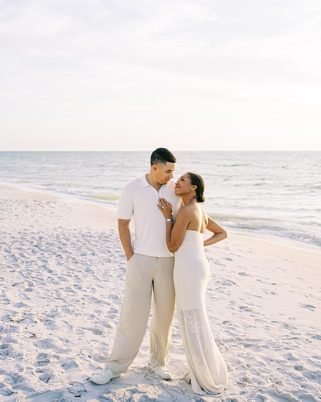 Engagement photo outfit inspiration for beach photos 