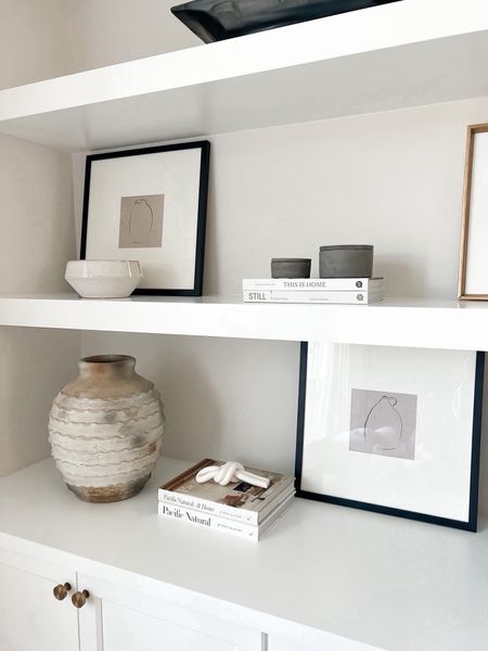 Shelf decor, home decor, Amazon home, Amazon finds, vase, coffee table books 

#LTKSaleAlert #LTKHome #LTKFindsUnder50