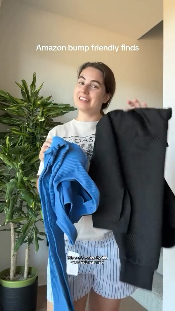 Maternity sweatshirts are not it but I’m loving this bump friendly one! Sized up to an XL for the oversized fit. Set is comfy and I sized up to a large! 🔗 everything #pregnancy #pregnant #bumpfriendly #amazonfinds #athleisure

#LTKBump