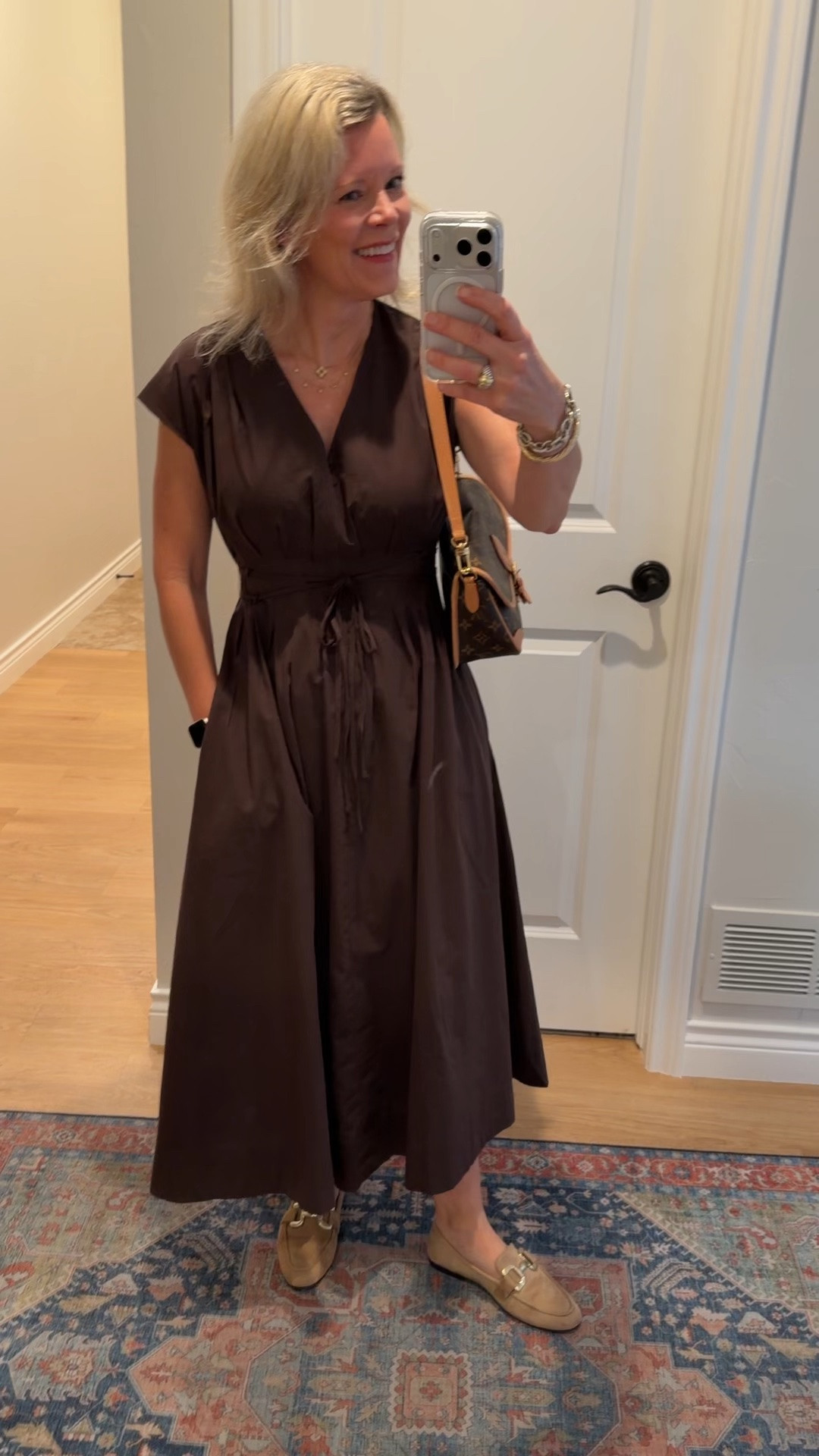 Y’all!!  I’m in love with this chocolate brown dress. Comfy, flattering and perfect to wear all year. Bonus- it’s right around $100!  I’m wearing my regular size small.  It’s a great fall dress and work outfit.