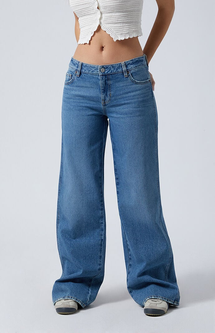 Women's Casey Low Rise Baggy Jeans Indigo Wash in Medium Indigo - Size 32 | PacSun
