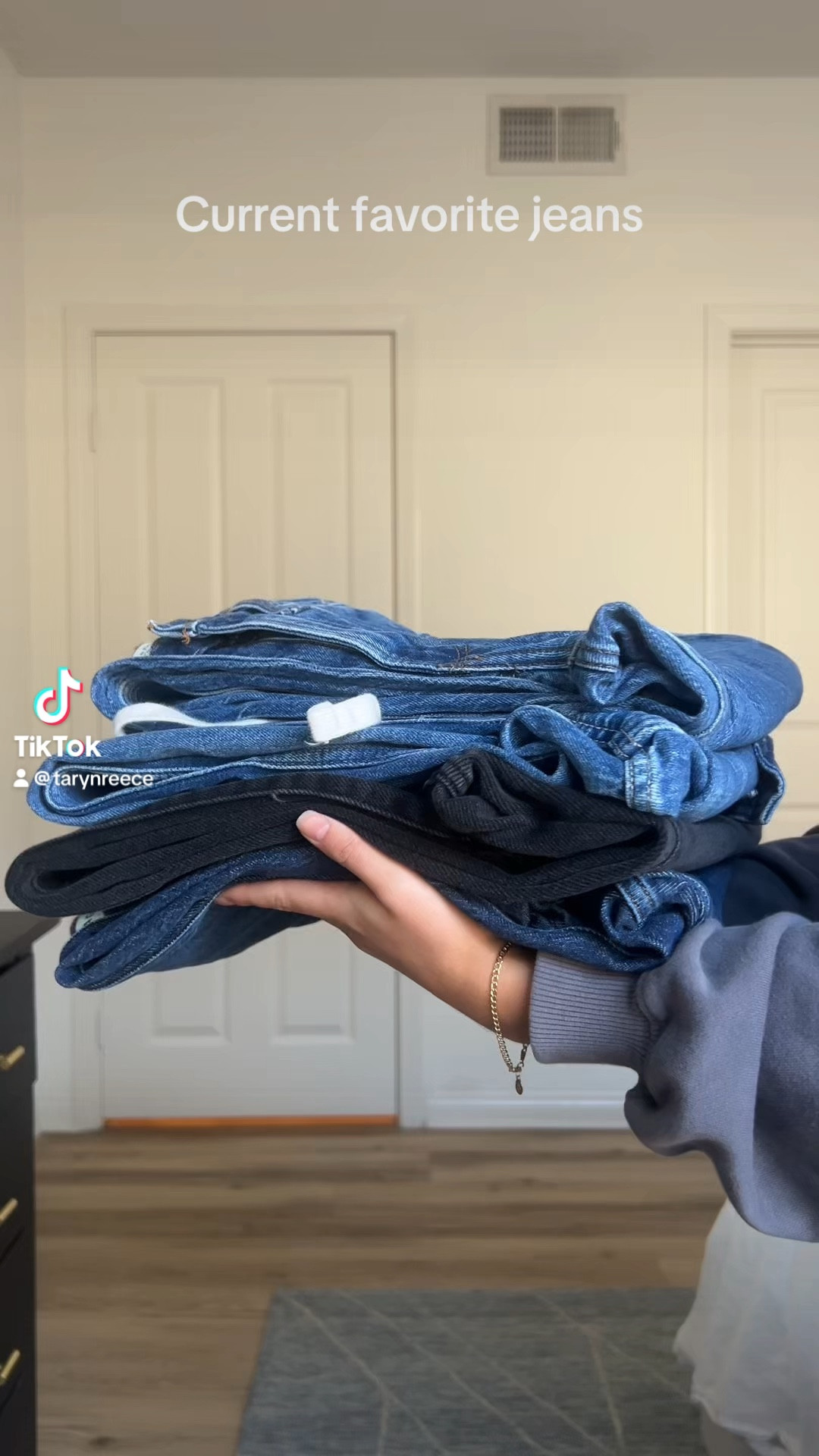 My current favorite jeans this winter season🤍❄️

#LTKSeasonal