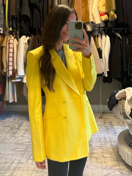 A yellow blazer for summer ✨💛