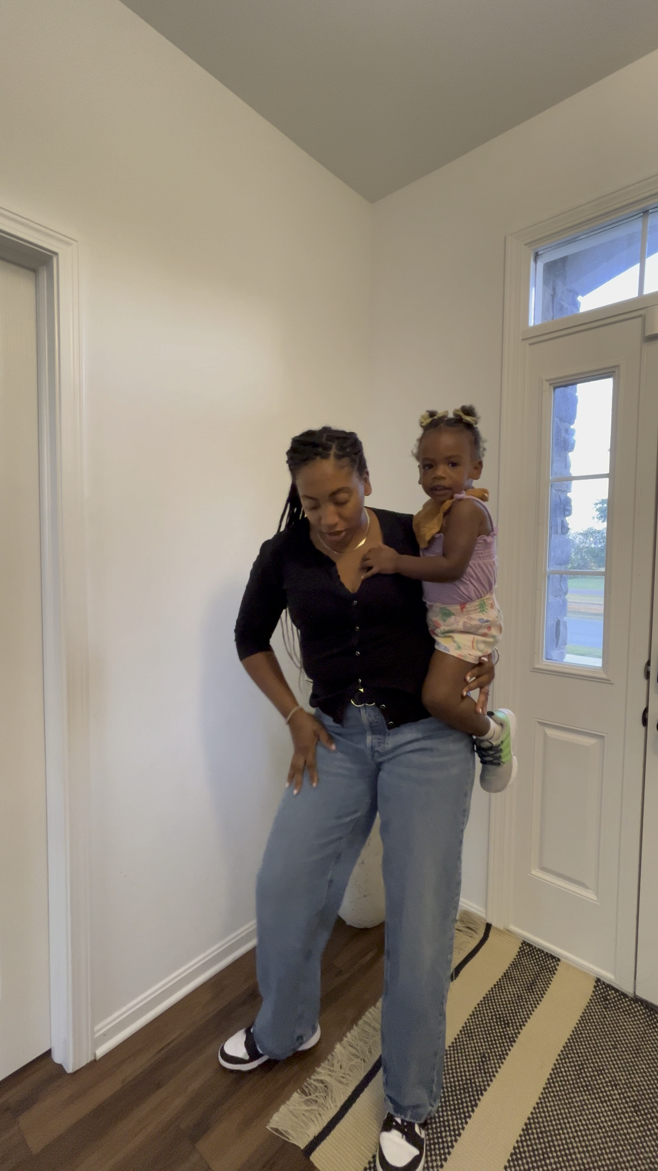 These high waist jeans are so comfortable and long!! Very flattering. Paired with a gold buckle belt. Linked details here! 


#LTKU #LTKFallSale #LTKShoeCrush