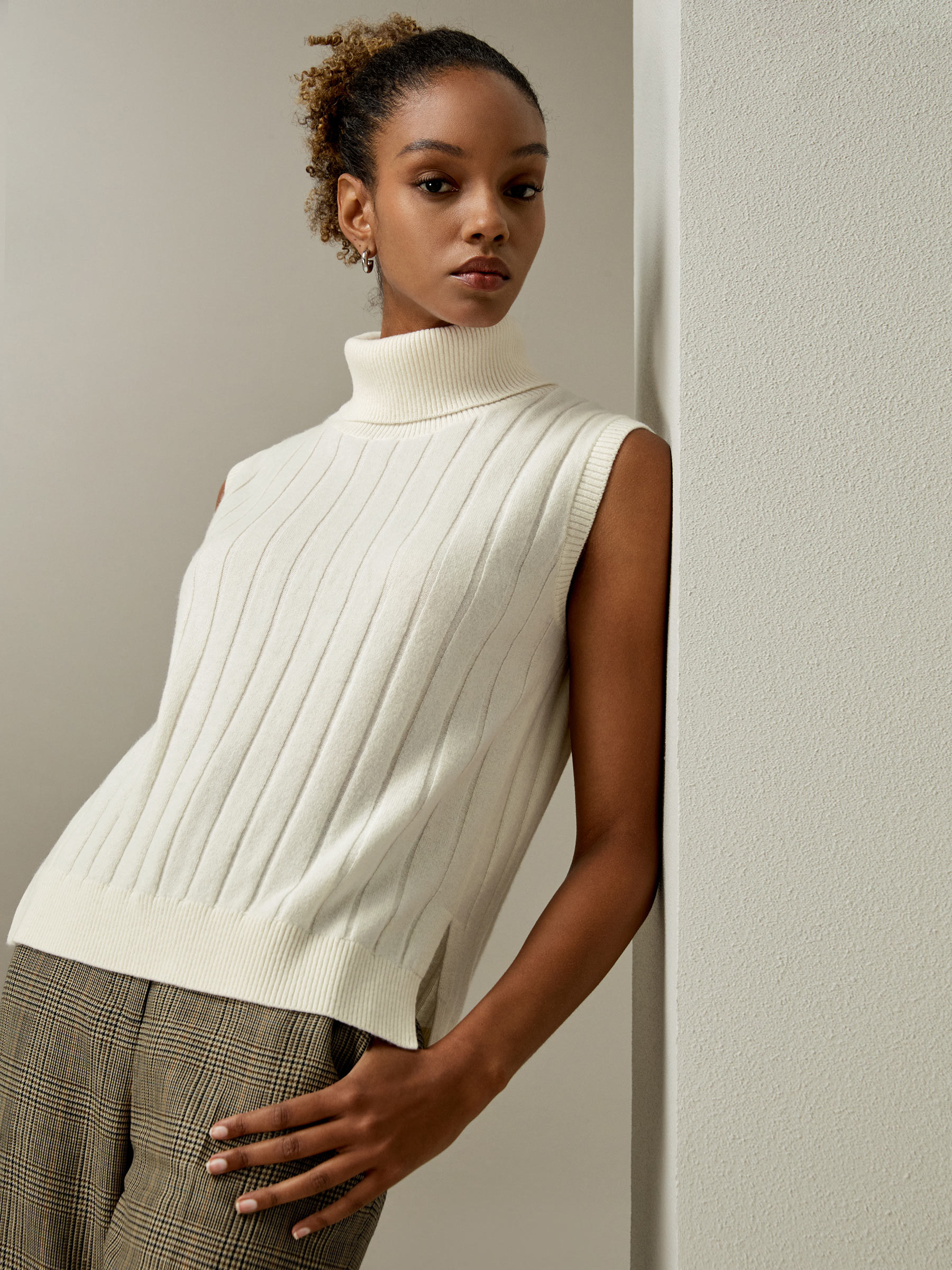 Turtleneck Sleeveless Cashmere Vest | LilySilk