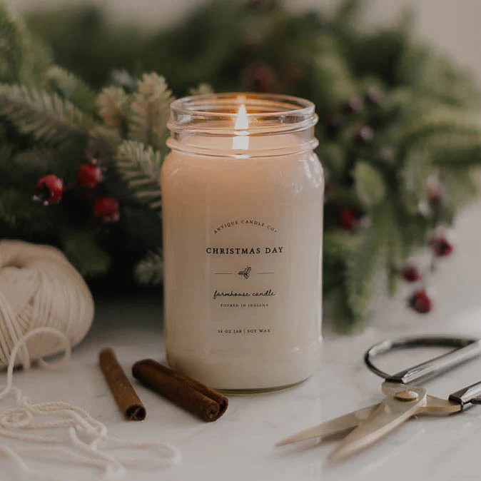 Christmas Day 16 oz candle | Antique Candle Co.