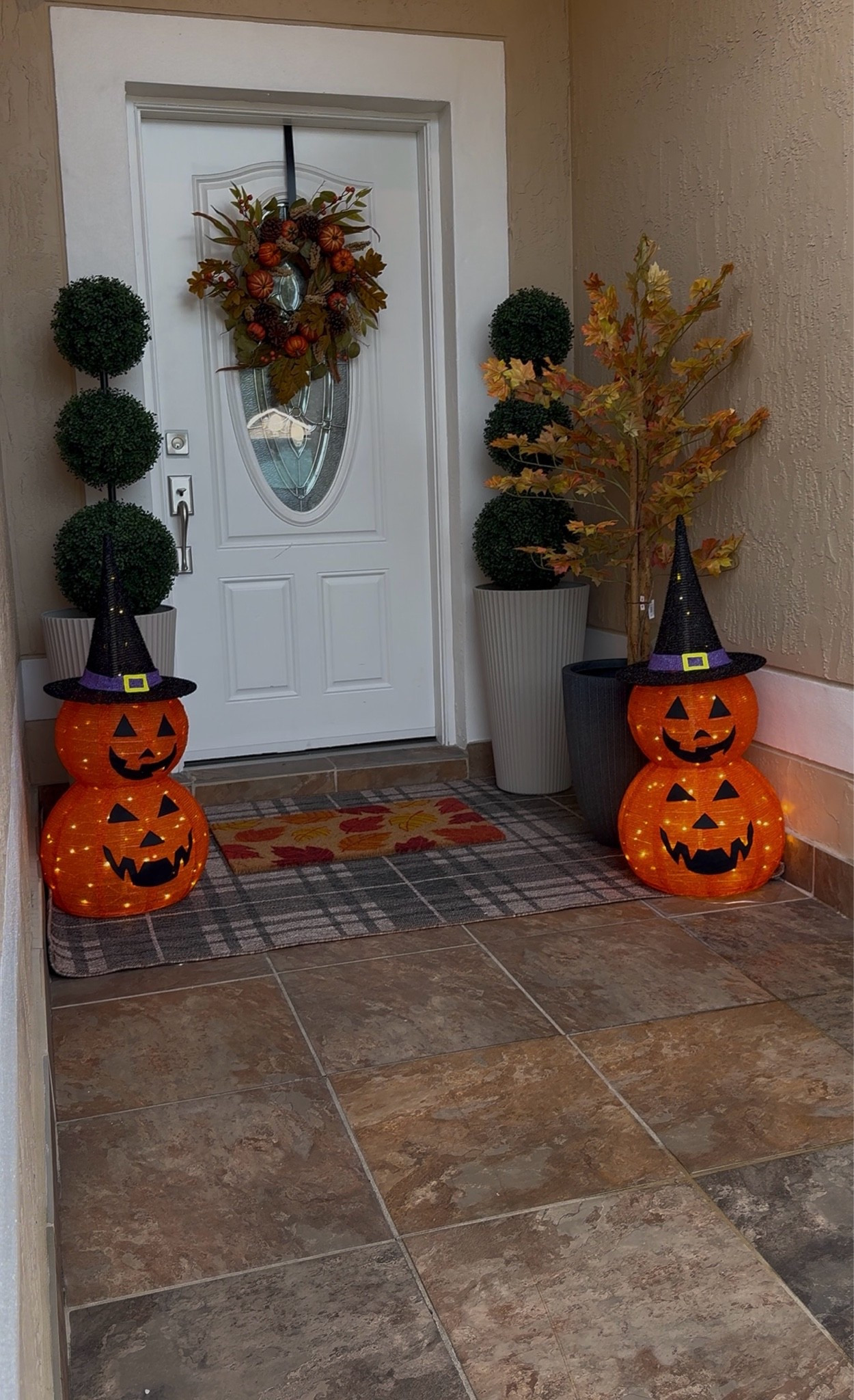 #ad Wayfair is my go go for all things home- even seasonal decor! Transformed my front porch with these light up pumpkins, new rugs, festive wreath and faux greenery! @Wayfair 

#wayfair #wayfairpartner 

Loving this look for Falloween! 🍂🎃

#LTKHome #LTKSaleAlert #LTKSeasonal