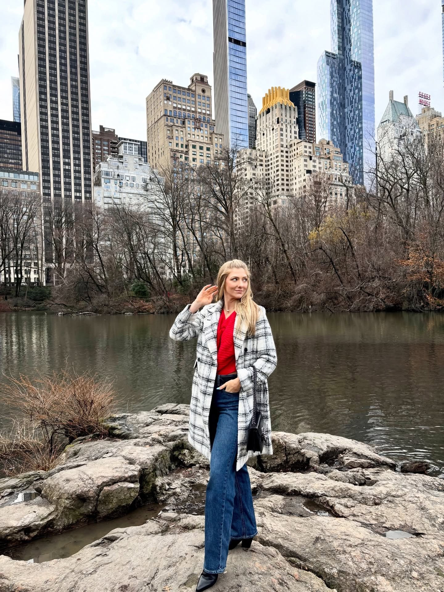 My sister and I saw some girls on TikTok that did a day trip to NYC…..so we took a day trip to NYC! Took the 6AM flight in, ate our body weight in carbs, took in the sights, made a new friend in Central Park, saw @wicked_musical (@litzjordan as Fiyero is just *chefs kiss*), and even got a little snow. Taking the 8:30PM flight home to Tampa! Truly the perfect day with my sissy and I would do it all over again 🤍

#memories #sistertrip #newyork #travel #sisters