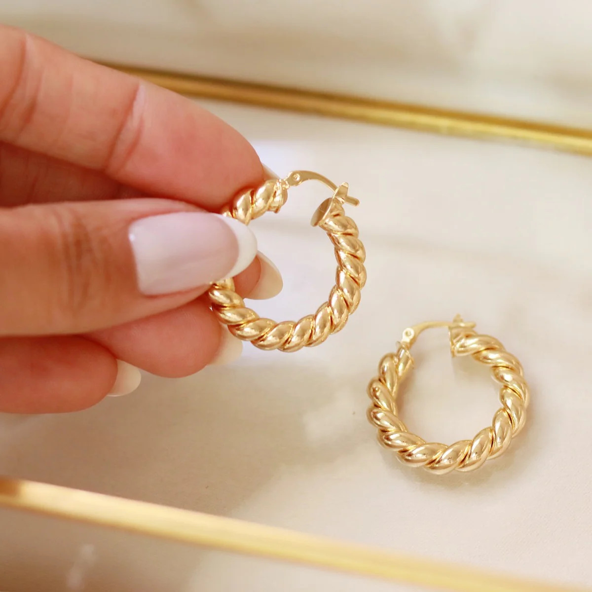 Oui, Amour Hoops (Medium) | Taudrey