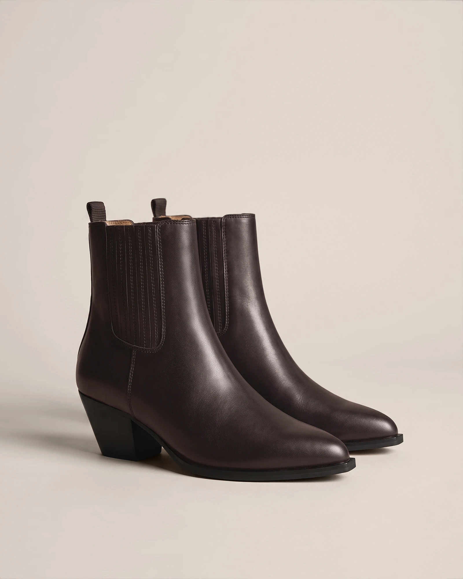 Quince | Women's Italian Leather Western Chelsea Ankle Boot in Coffee Bean, Size 9.5 | Quince