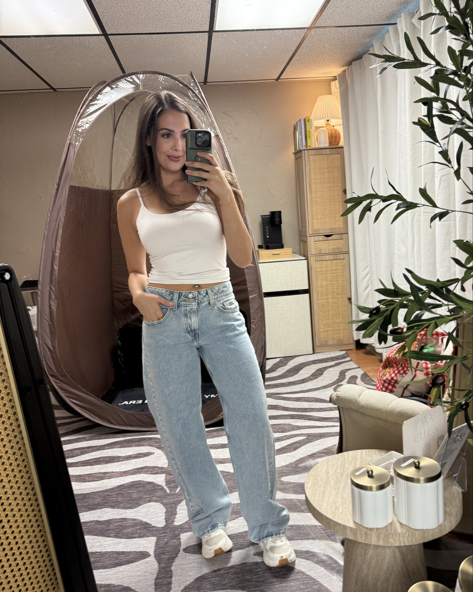 THESE JEANS. I was a little hesitant when ordering but I am obsessed. I ordered my regular size - 27 and they fit perfect. 

Color - Not In The Mood

#LTKStyleTip #LTKFindsUnder100