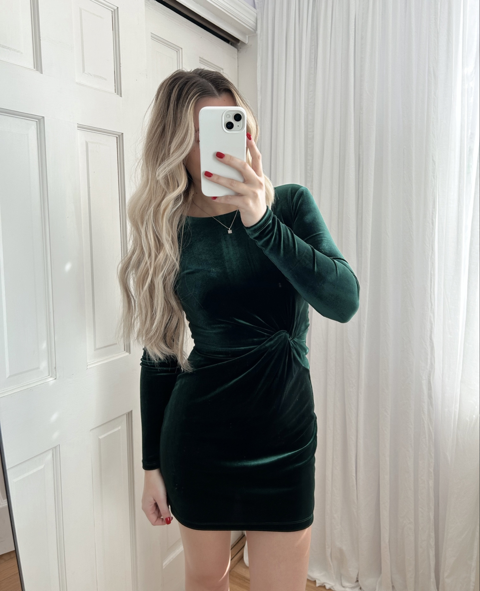 Green velvet dress under $50!!🎄✨ I’m wearing a size 0, Christmas dress, Christmas party dress, holiday dress, holiday outfit, Christmas outfit

#LTKfindsunder50 #LTKHoliday #LTKGiftGuide