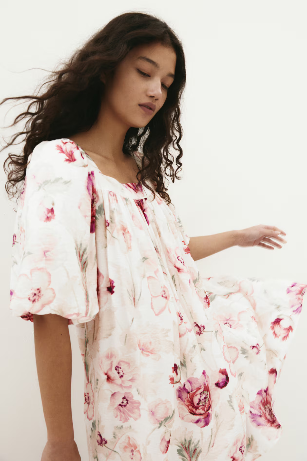 Balloon-sleeved tunic dress | H&M (UK, MY, IN, SG, PH, TW, HK)