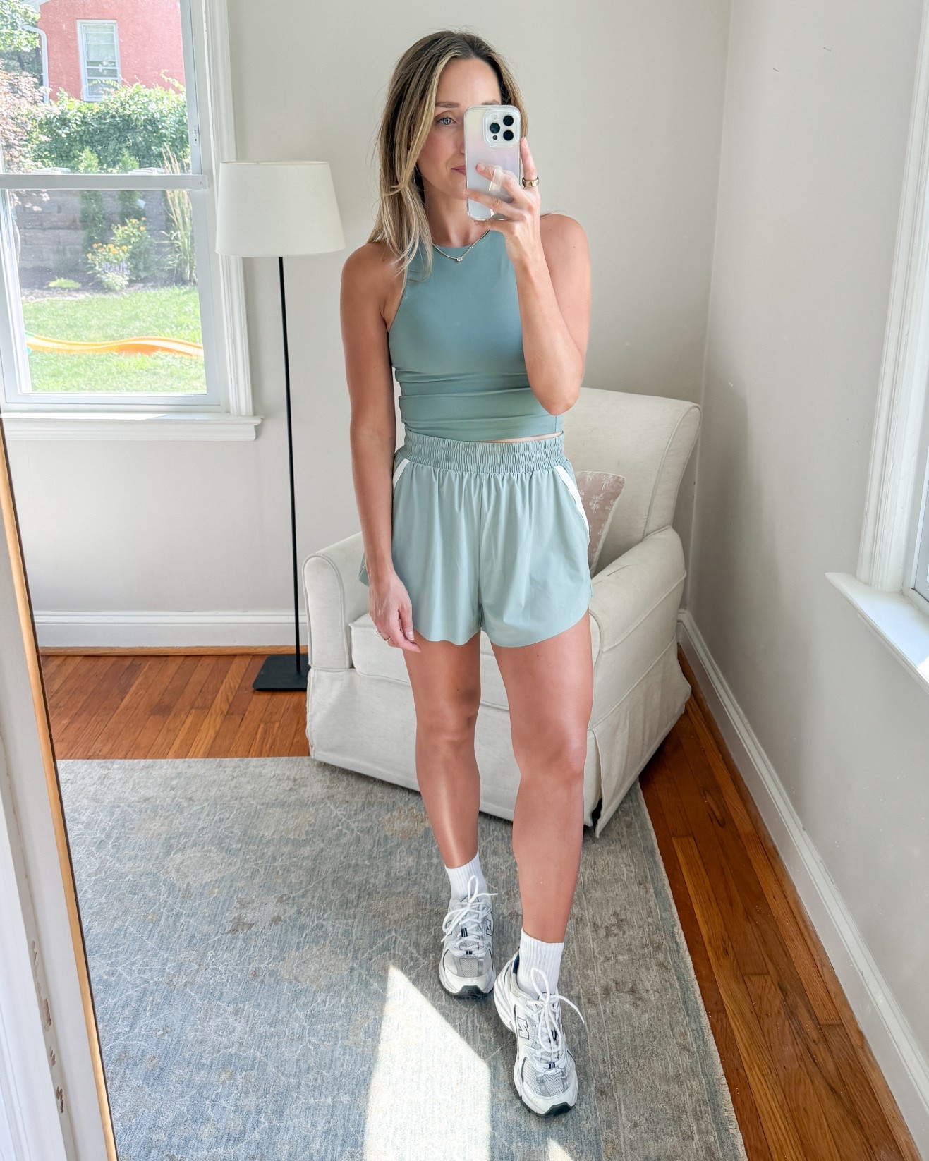 This set is not available anymore, but the MVP of this picture is actually the tanner I used!