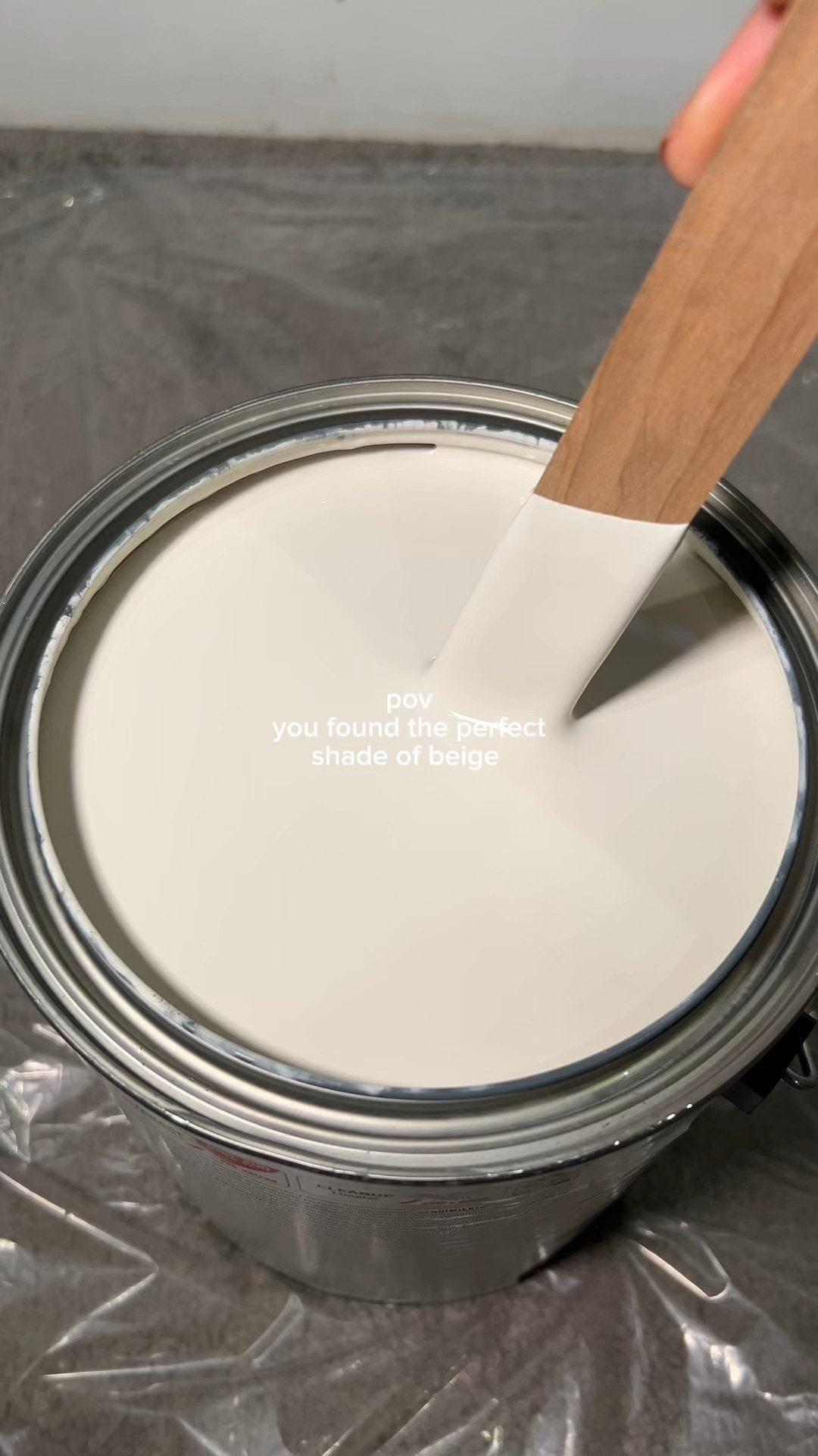 I love this color but I’m exhausted 😫🎀 
♡ 
♡
♡
#roomdecor #paintingwalls #valspar #valsparpaint #bedroomtransformation #paintingprocess #interiordesign #roomtouraesthetic #bedroom #sherwinwilliams #paintingtutorial #painting #paintingwalls