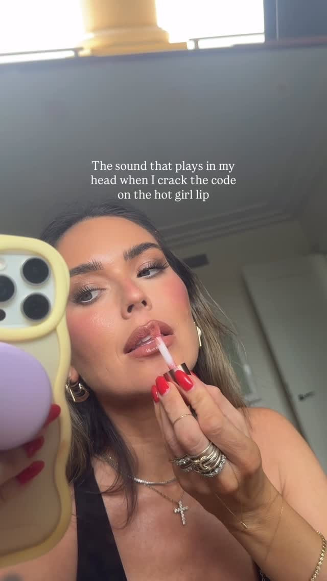 If there is 1 lip liner shade you ever splurge on- ct iconic nude TRUST. Plus it’s on Amazon so grab it with your dish pods 

I paired @charlottetilbury iconic nude lip cheat lip liner with @lawless velvet forget the filler lip plumper here and it goes with any makeup you have on. My favorite lip combo