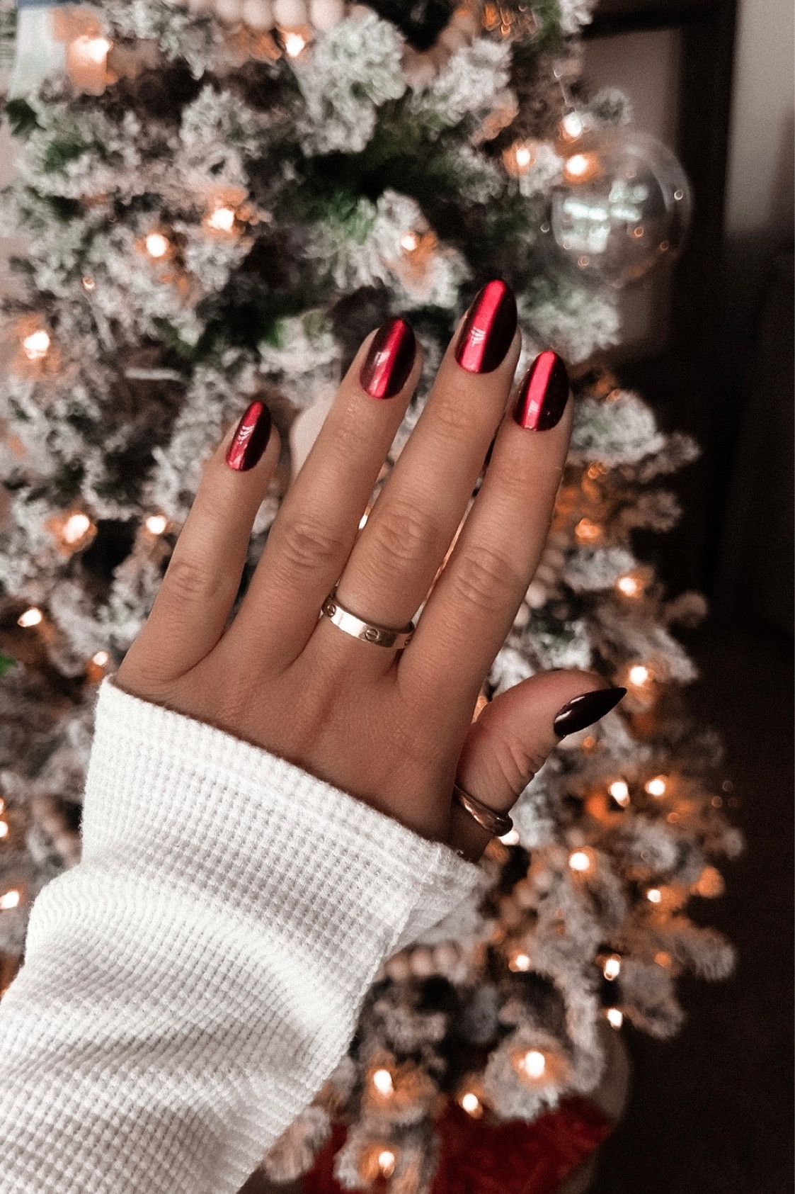 red chrome press on nails for the holidaChristmas

#LTKbeauty #LTKSeasonal #LTKHoliday