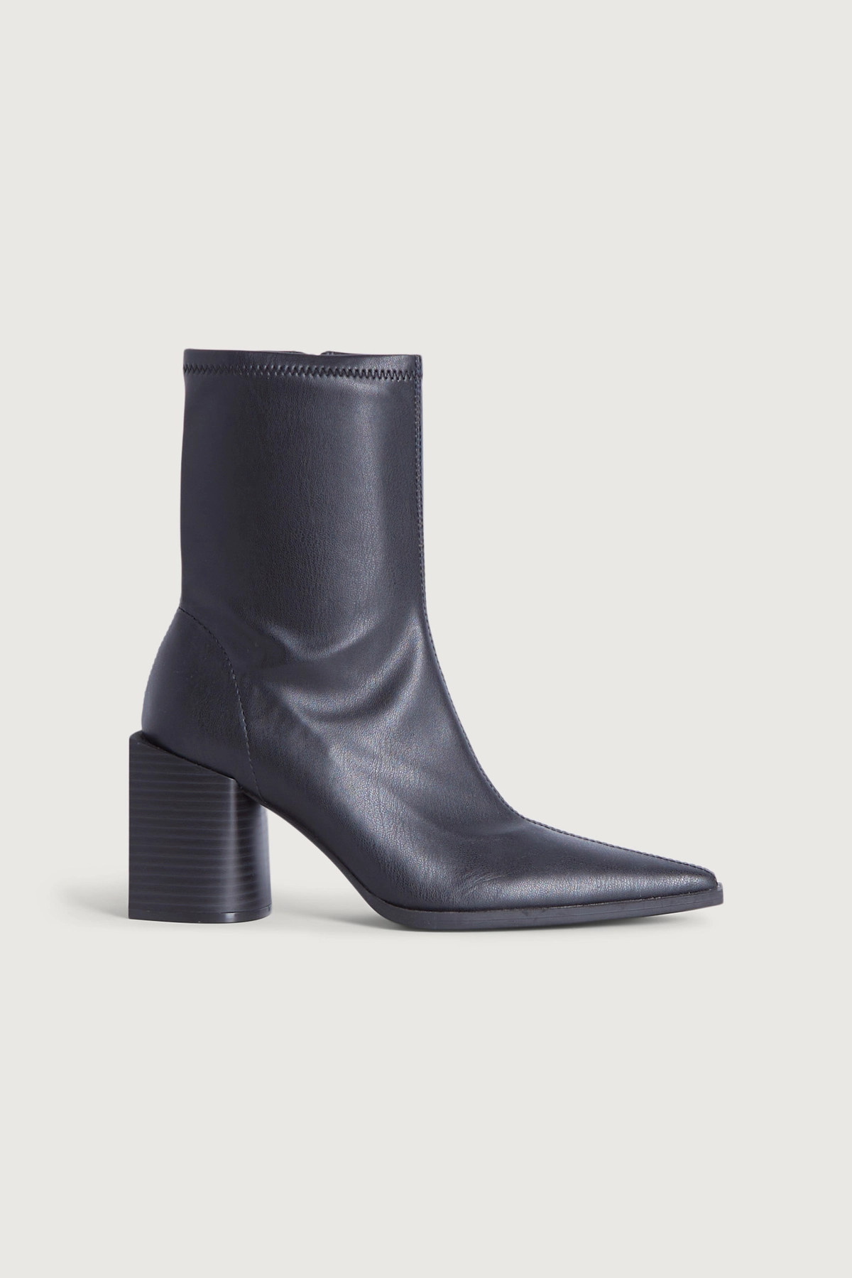 POINTED TOE ANKLE BOOT | OAK + FORT