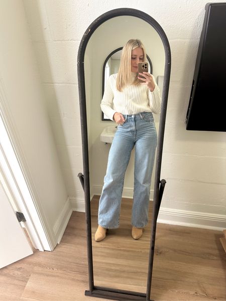 My favorite wide leg jeans 👖 You may want to size up if you’re in between sizes as they run a bit tight. The waist does stretch out after a few wears. Color is Far And Wide - Light Wash

Levi’s jeans
Light wash jeans
High waisted jeans
OOTD
Wear to work 
Work wear 


#LTKstyletip #LTKSeasonal #LTKfindsunder100