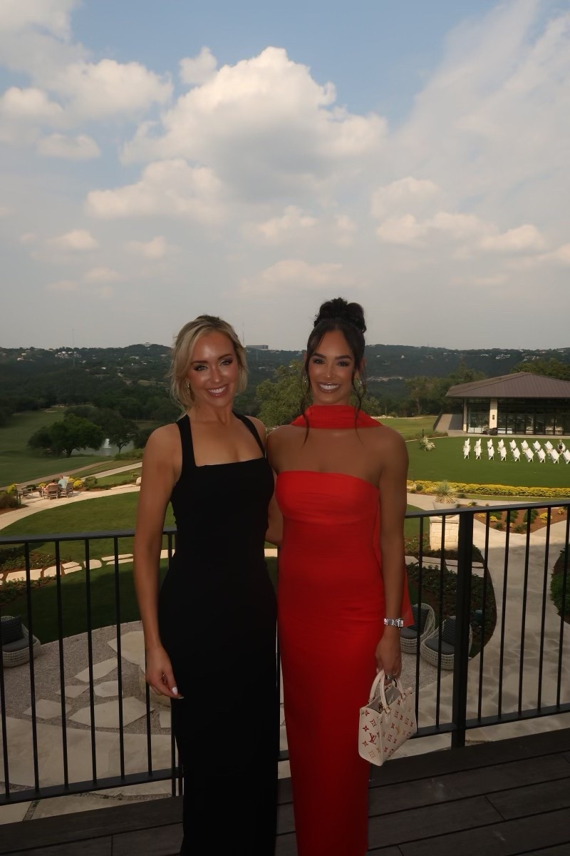 Perfect black dress for a wedding 🖤