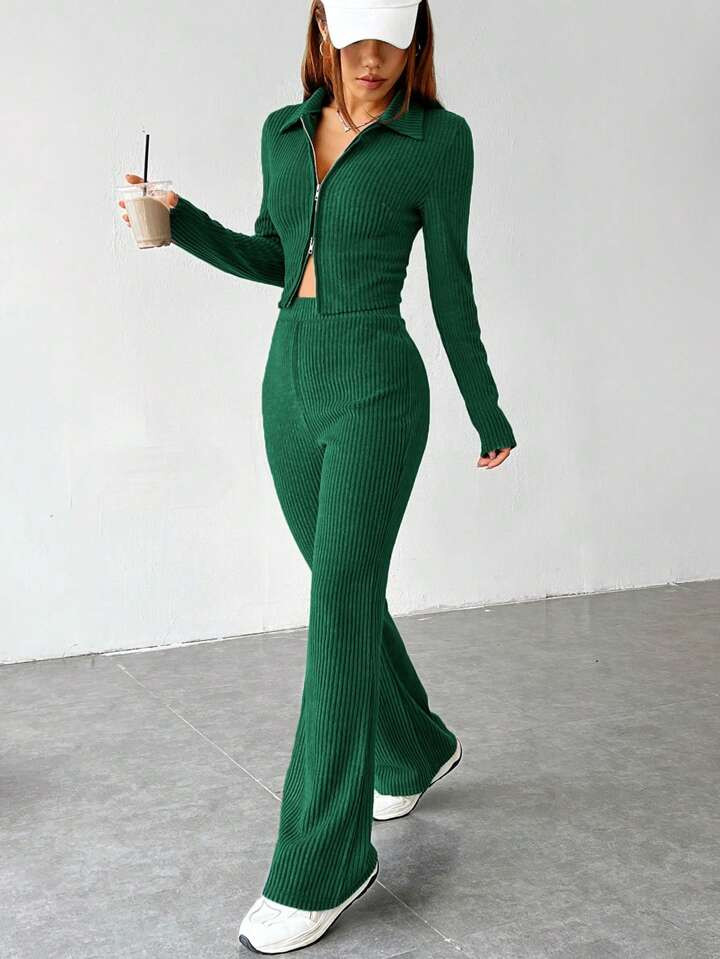 SHEIN EZwear     
            SHEIN EZwear dials in casual-cool with the latest in laid-back thr... | SHEIN