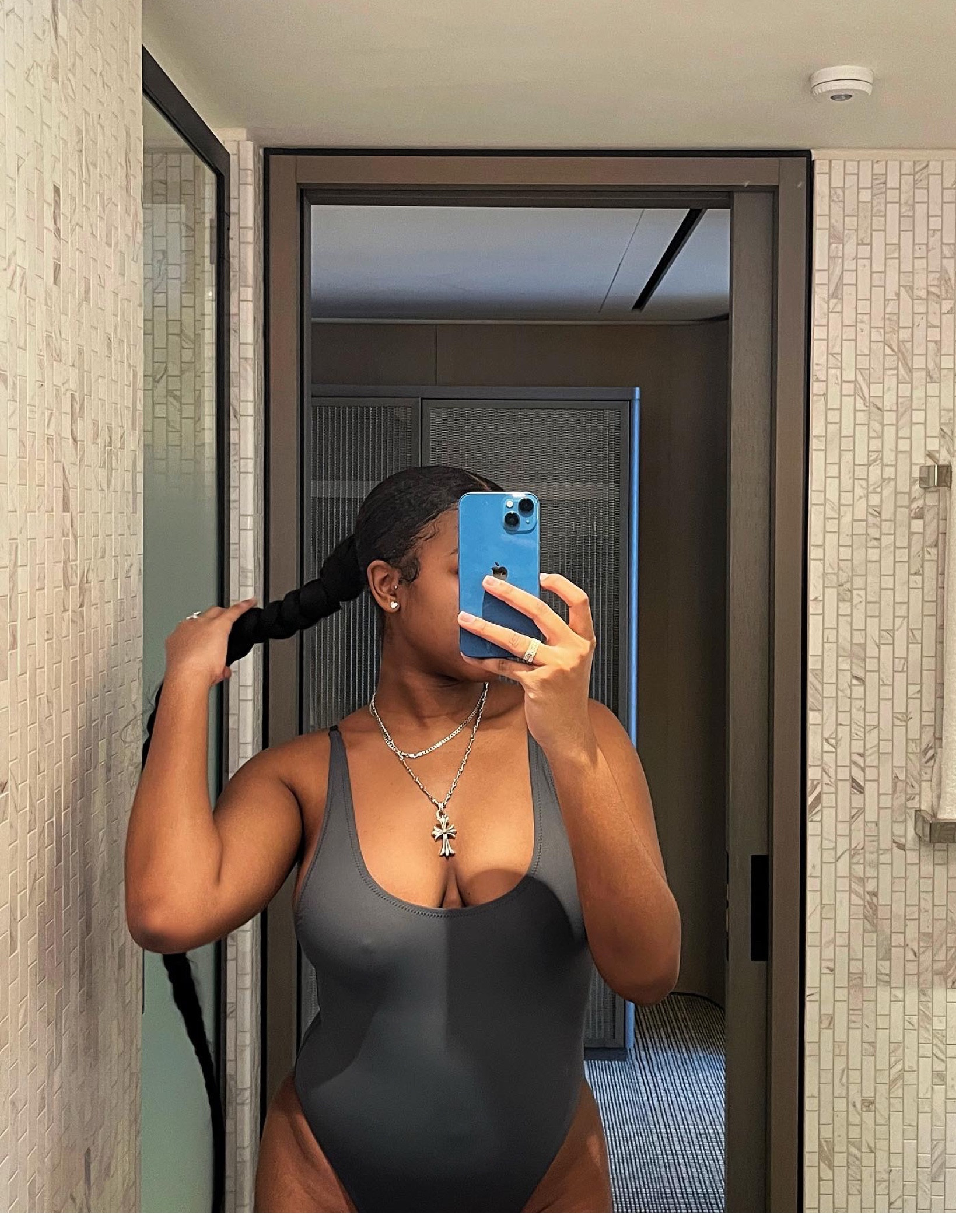 Skims Gunmetal Swimsuit


#LTKFind #LTKSeasonal