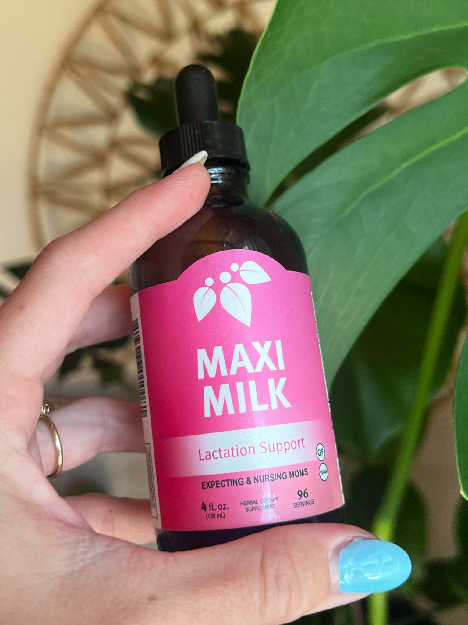 My favorite tincture to help support milk supply! It doesn’t have a strong taste and I always see a boost in supply when using this. Of course, talk to your doctor before starting any new supplements 🤍🍼 #increasemilksupply #pumpingmoms #breastfeeding 