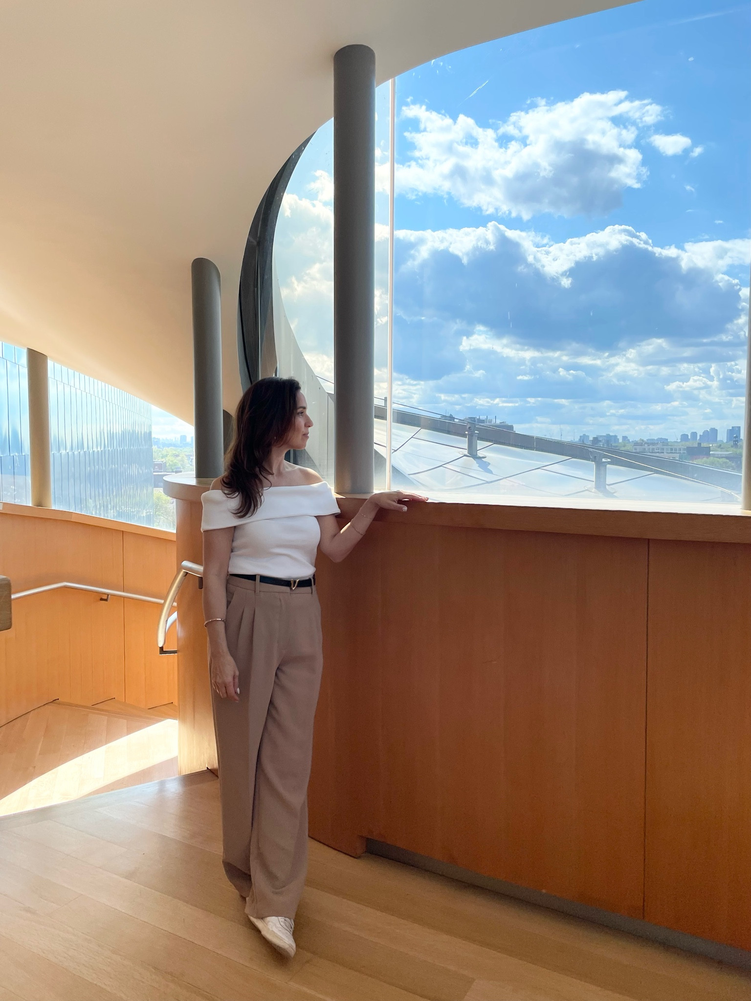 Spring trends 
Off the shoulder top and a trouser. 

Meet the effortless pant 

#springtrends #springlotd #trouserstyle #offtheshouldertop 