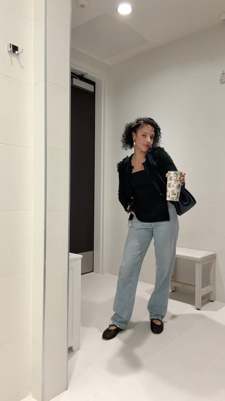 Me and my coffee go together hard ☕️

#ootd #cashmereblvd #outfit #workwear #coachbag #agoldejeans #ltk #shopltk #content #nobuychallenge #casual #justfabshoes #thriftedfashion