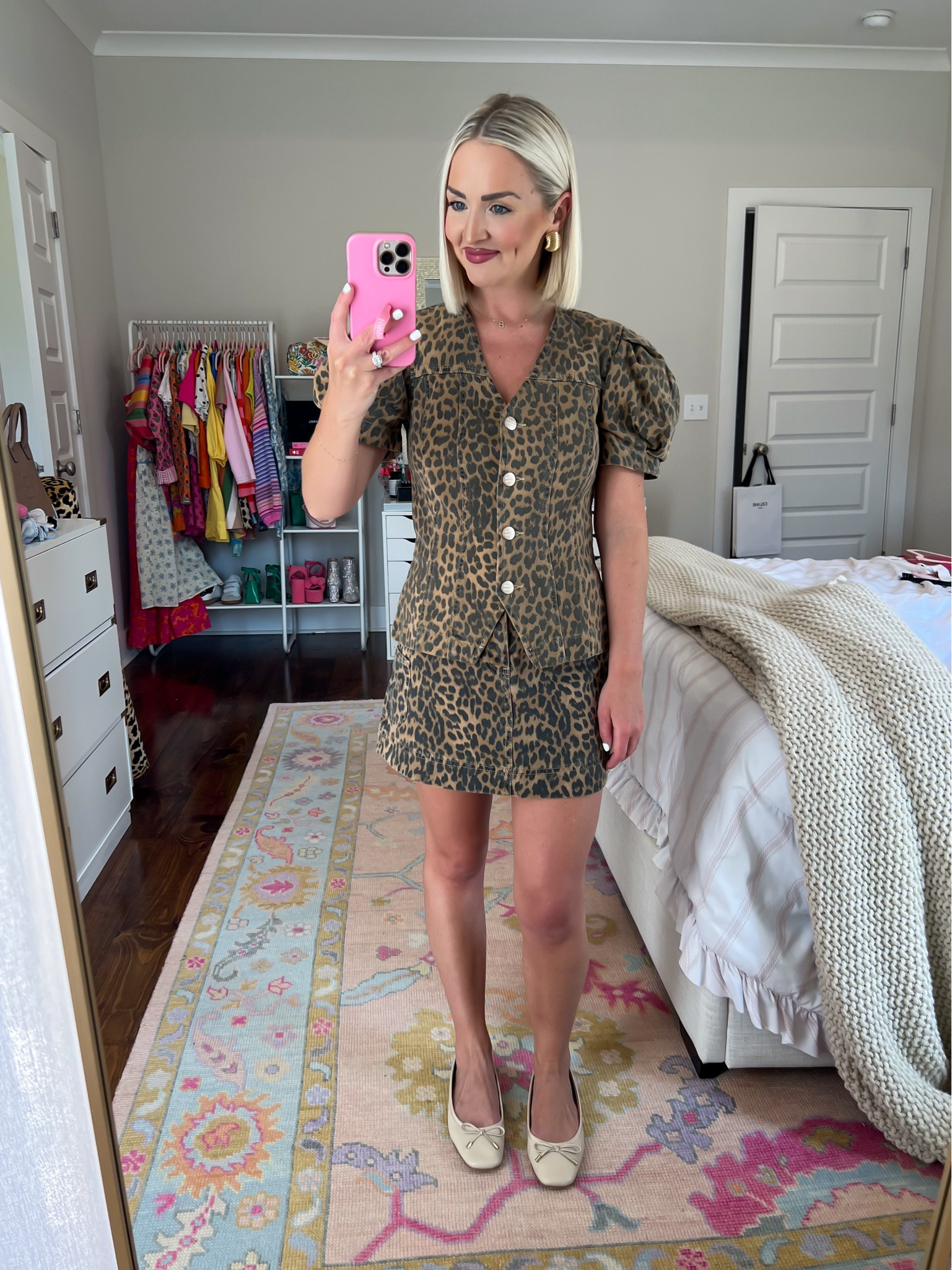 Size up ONE in both top and skirt! I did the UK8 and I’m normally a UK6 (I’m 5’2 and 108 pounds)