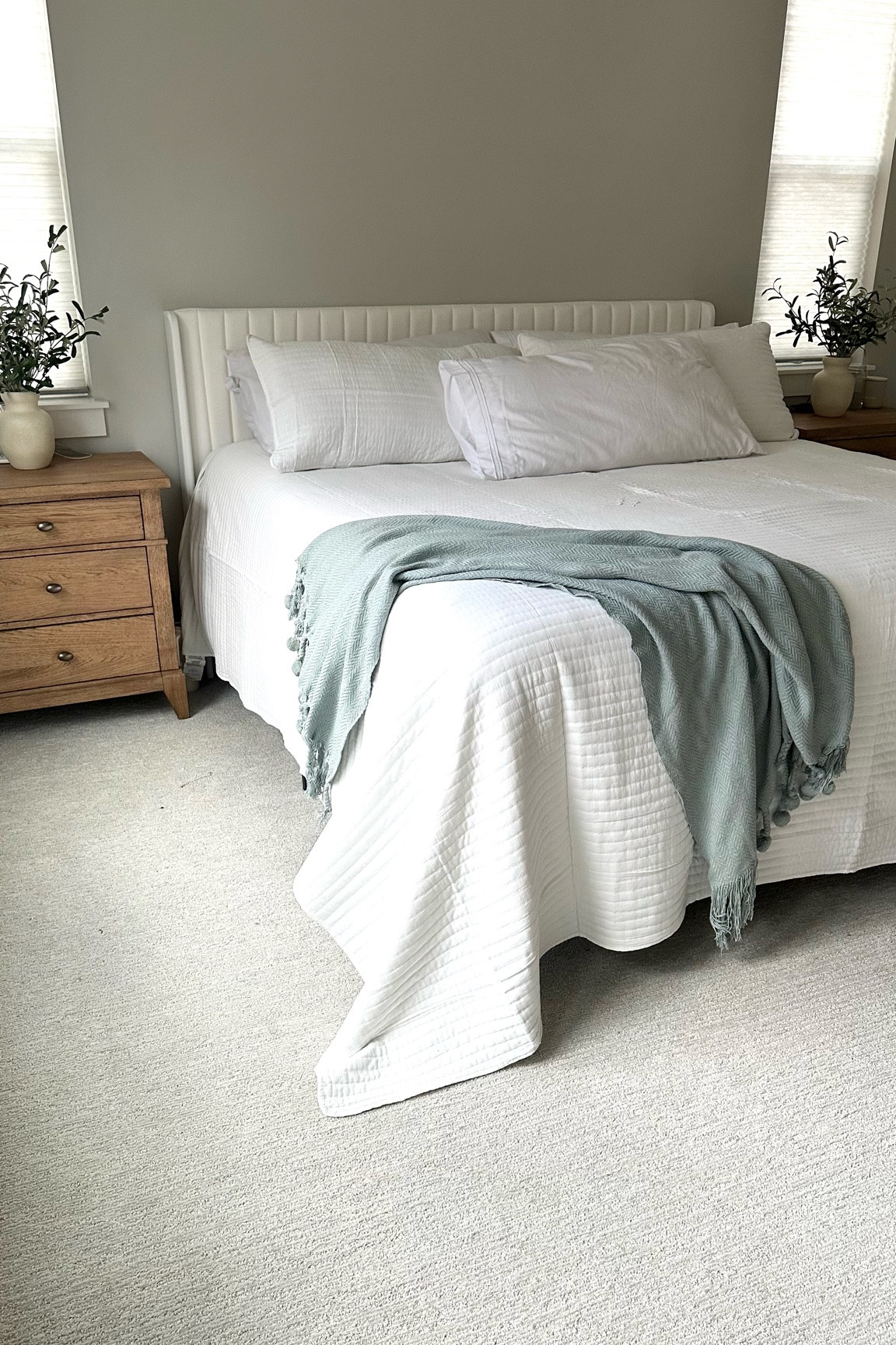 Links to things in our bedroom!

Comforter is the white OVERSIZE KING, quilt is white in California king. 

I can’t link our bedside tables, but they’re from RC WILLEY, called the Monticello Natural Hickory Nightstand. Love it! It’s like a much more affordable version of the pottery barn Sausalito that I love the look of. But not the price 😉

My teal throw blanket is from a local store and I don’t have a link either  