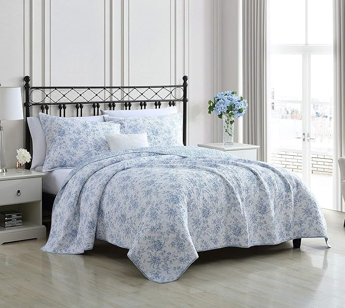 Laura Ashley - King Quilt Set, Soft & Reversible Cotton Floral Bedding with a Medium Weight Feel,... | Amazon (US)