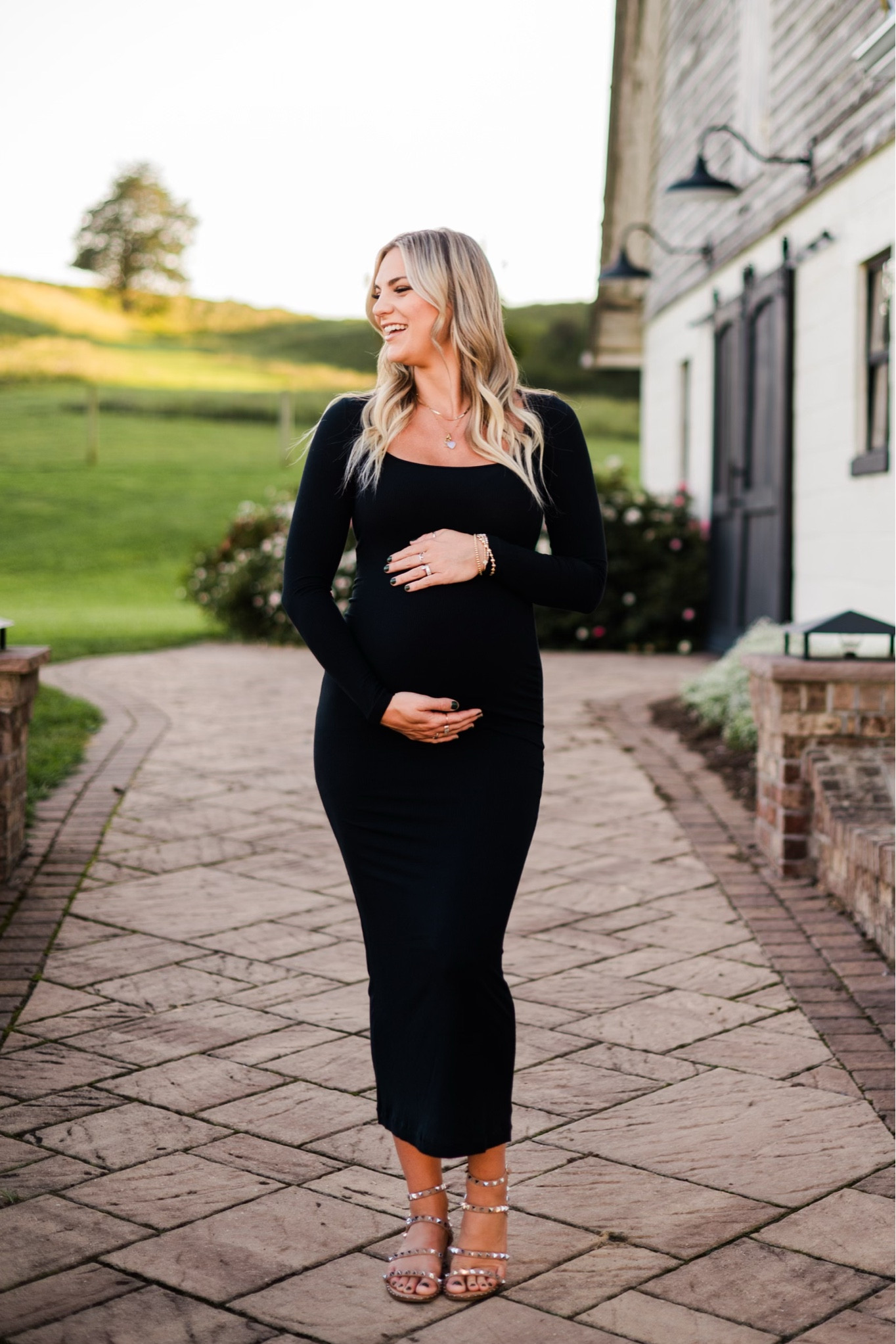 The best maternity or non maternity dress! Wearing a Medium

#LTKbump #LTKbaby