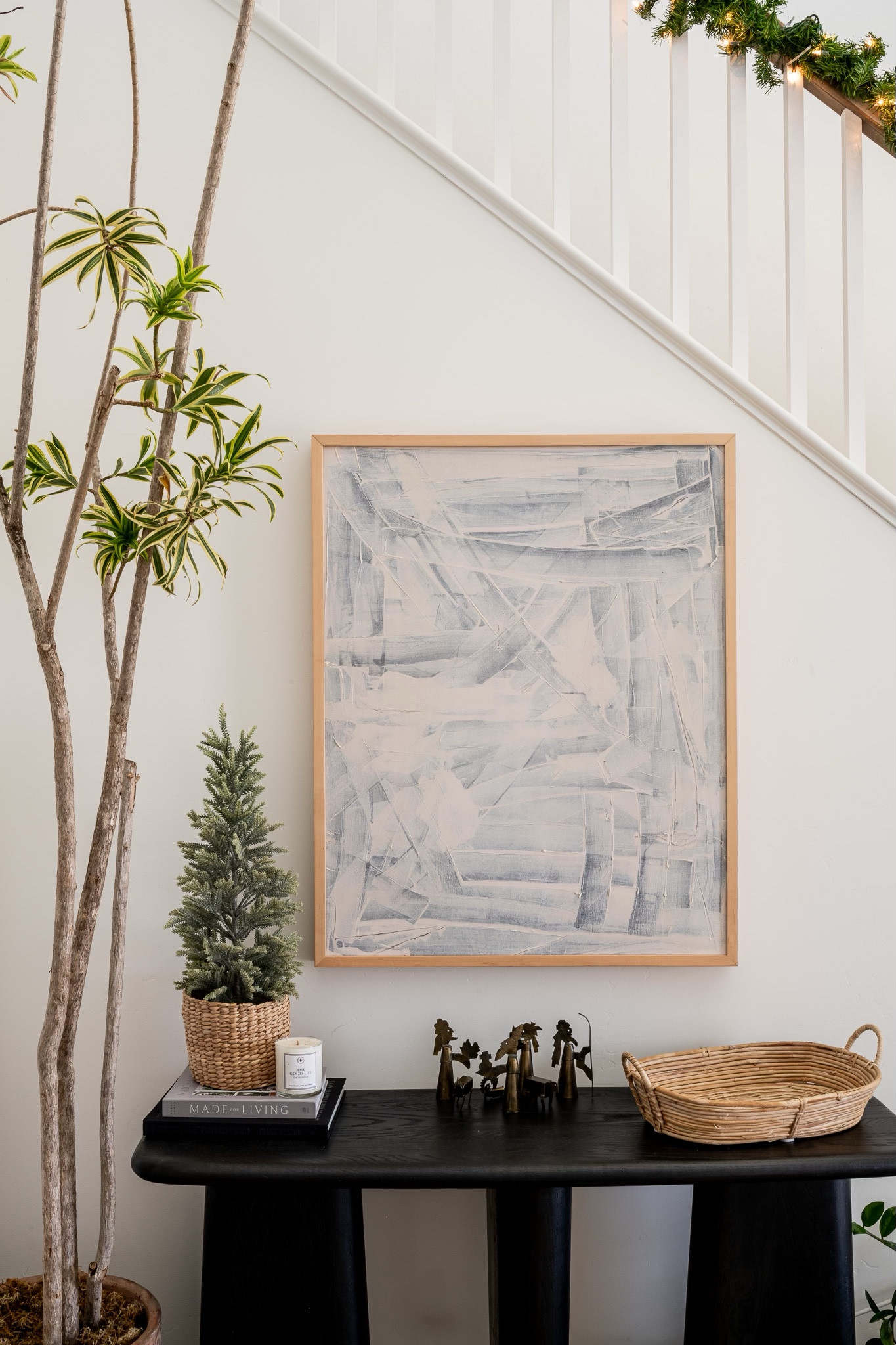 Christmas Entry Table Styling 🎁



#LTKSeasonal #LTKHoliday #LTKHome