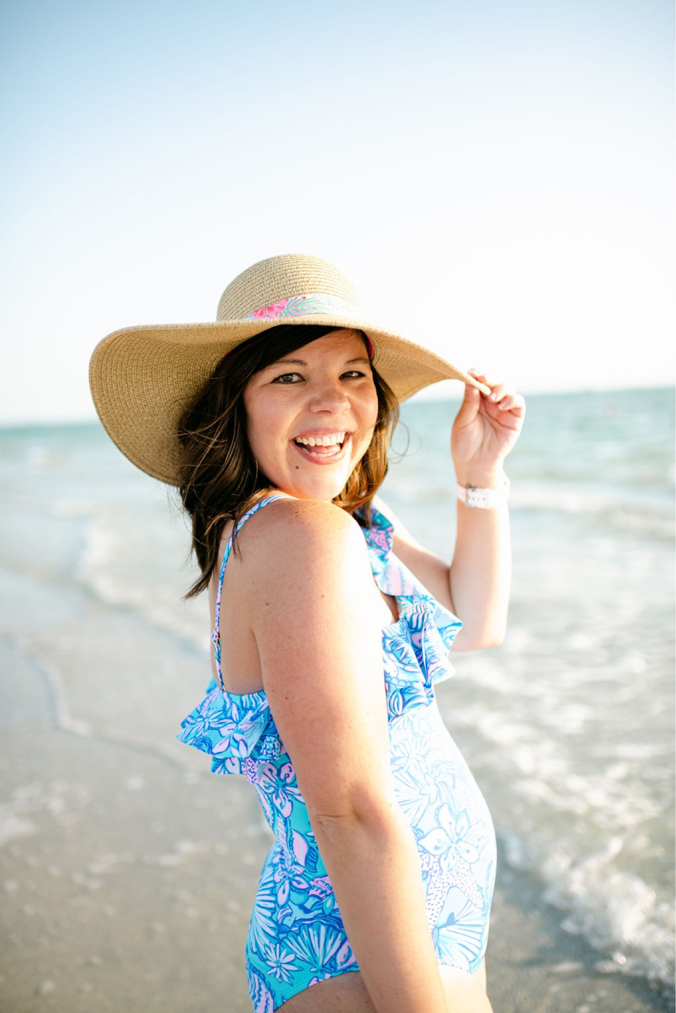 I’ve been so excited to “suit” up for National Wear Your Lilly Day (aka the first day of summer!!) 🌴☀️👙

To know me is to know my love for warm weather, Sandy toes, and Lilly Pulitzer! Basically all things summer and Florida 🩷 Peep my stories to see which Lilly dress I wore to work and peep this picture to see what I’ll be rocking this weekend!

How are you celebrating the first day of summer?! 



#LTKswim #LTKstyletip #LTKSeasonal