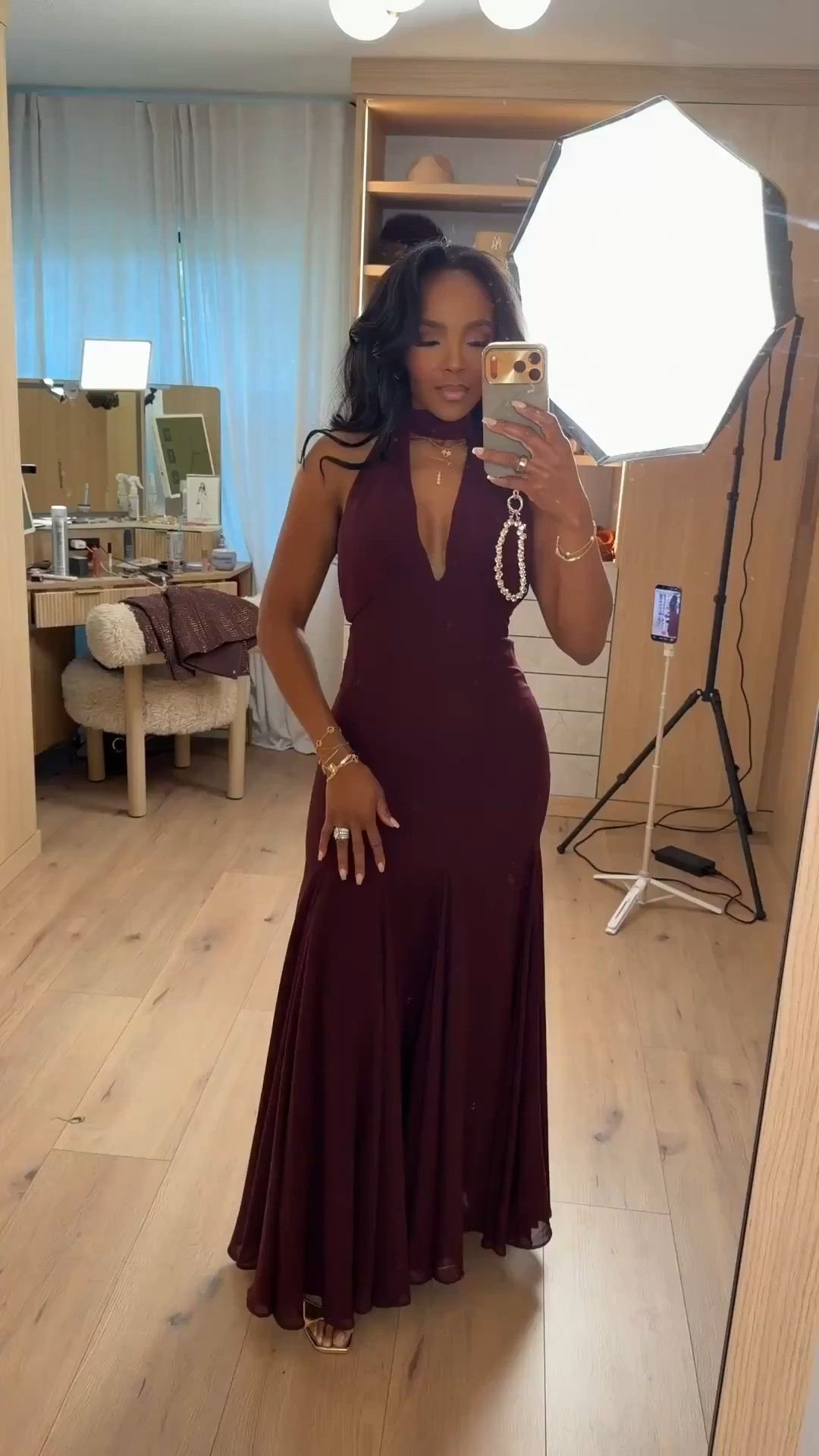 ✨ Romantic Burgundy Elegance

This flowing burgundy maxi is the definition of timeless romance. The soft drape and fluid movement create an effortlessly flattering silhouette that feels elevated the moment you put it on. It’s one of those statement dresses that stands strong on its own and continues to earn its place in your closet season after season.

Perfect for:
• Valentine’s dinner
• Formal date nights
• Weddings or special occasions

📏 Sizing:
Dress: Small

Measurements:
5’4” · 138 lbs · 34D · 27” waist · 40” hips

Save this post for later.

Burgundy date night dress inspiration, elegant maxi dress styling, romantic evening outfits, timeless formalwear for women, elevated occasion looks.

Follow me on Instagram and YouTube @kirasfashionfinds

Follow my LTK @kirasfashionfinds on the @shop.LTK app to view this post and get my exclusive app-only content!

#liketkit #LTKootd #LTKPetite
@shop.ltk
https://liketk.it/5JKPN