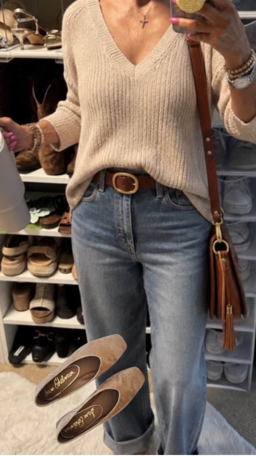 Love this casual fall look!

#LTKSeasonal #LTKootd #LTKOver40