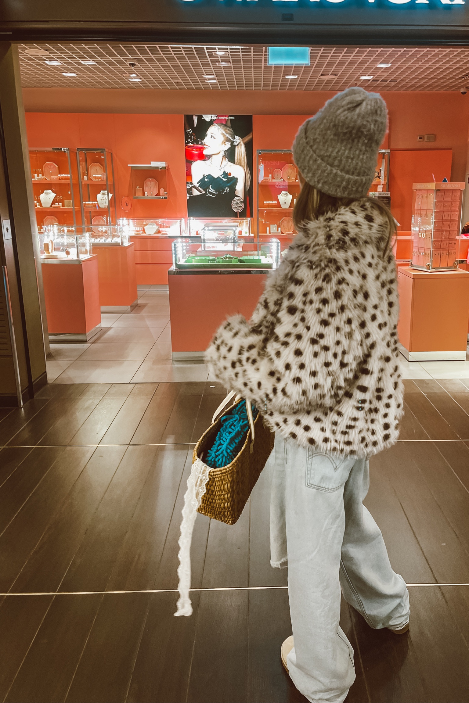 Wide leg Levi’s jeans and our new animal printed faux fur cute cropped jacket!! Added our cozy boots and our little basket bag. #winterstyle 
Please subscribe when you don’t wanna miss out of any of our new outfit posts!! Enjoy shopping xx 

#LTKStyleTip #LTKU #LTKFindsUnder100