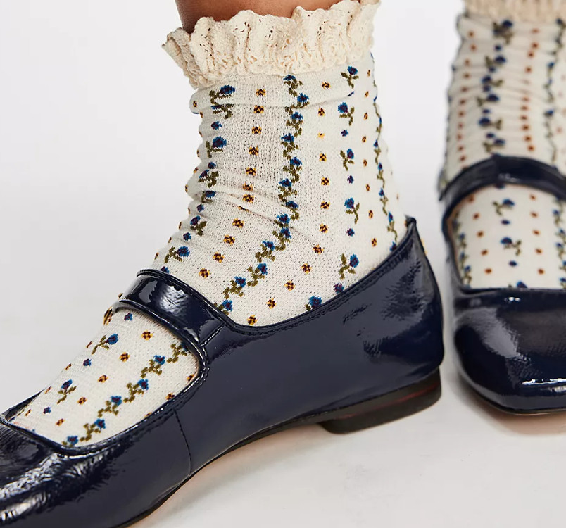 Fall fashion trends 2025, fall wardrobe essentials, autumn style inspiration, cozy knit sweaters fall, oversized cardigan autumn, shearling jackets fall, faux fur coats autumn, plaid coats fall, corduroy dresses autumn, suede boots fall, knee-high boots fall, gray jeans fall 2025, minimalistic trench coat fall, funnel-neck jackets fall, polo-neck sweaters fall, flat slipper mules fall, vintage lace dresses fall, preppy academia fall style, boho nomadic style fall, fringe details fall fashion, fur-trim pieces fall, power suits fall, natural motifs fashion fall, western-inspired fall fashion, renaissance and corset details, gothic romantic fashion fall, autumn aesthetic fashion, cozy autumn outfits, autumn color palette fashion, autumn casual outfits women, autumn street style 2025, autumn dress ideas, autumn knitwear women, autumn layering ideas, autumn shoes fashion, autumn jacket trends, autumn style ideas, what to wear for fall wedding guest, autumn brunch outfit ideas, romantic date night fall outfit, cozy fall outfit ideas homeschool mom, cottagecore autumn outfit, French country fall fashion, fall fashion for cool mornings, layering sweaters for autumn, preppy fall outfit ideas, fall weddings guest attire, bridal showers in autumn, Thanksgiving dinner outfits, cozy fall brunch gatherings, pumpkin patch visits outfit ideas, apple picking date fashion, fall family photoshoot outfits, harvest fairs and festivals, autumn-themed homeschool events, fall music festivals style, cozy indoor tea parties in autumn, back-to-school campus autumn looks. 

 #LTKSeasonal #LTKTravel #LTKFamily