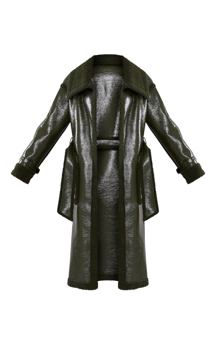 Petite Khaki Vinyl Contrast Borg Midi Coat | PrettyLittleThing US