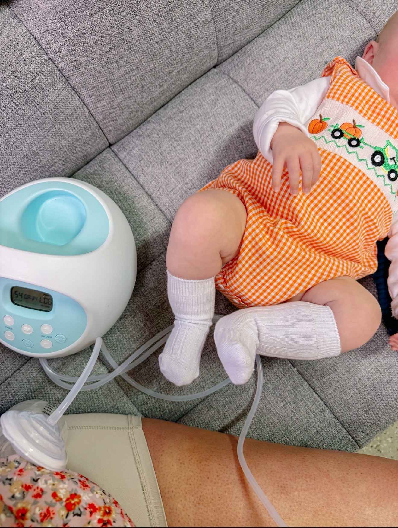 Fall baby outfit 
Family photos 
Pumping bra 
Maternity 

#LTKSeasonal #LTKSaleAlert #LTKBaby