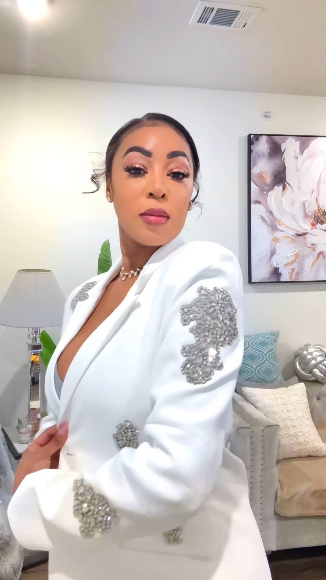 Elegant style from Bella Barnett 

#LTKHoliday #LTKGiftGuide #LTKgrwm