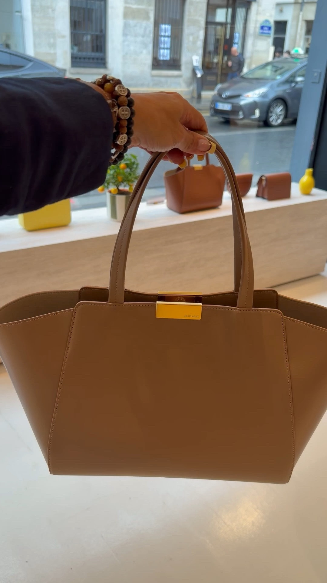 Love my Bags from Ateliers Auguste, the quiet luxury vibe and Elevated silhouette, the craftsmanship is top notch and that leather is a total dream. Chic Parisian aesthetic at its finest. @ATELIERS AUGUSTE