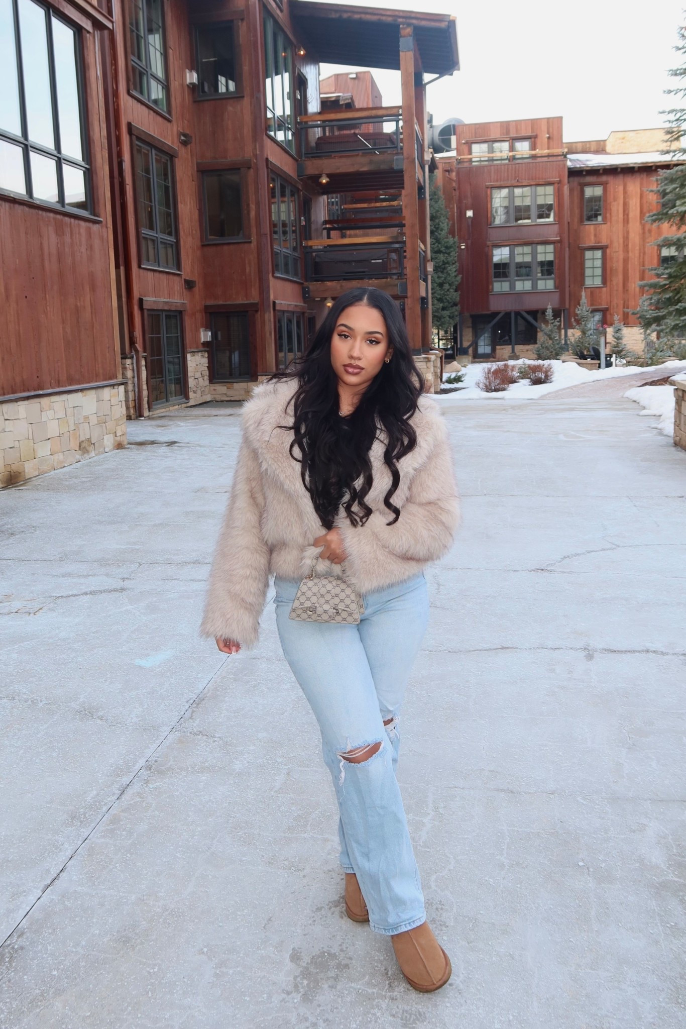 the perfect cozy day outfit. This fur coat is the perfect way to take a chill outfit to the next level! 

#LTKootd #LTKSeasonal #LTKgrwm