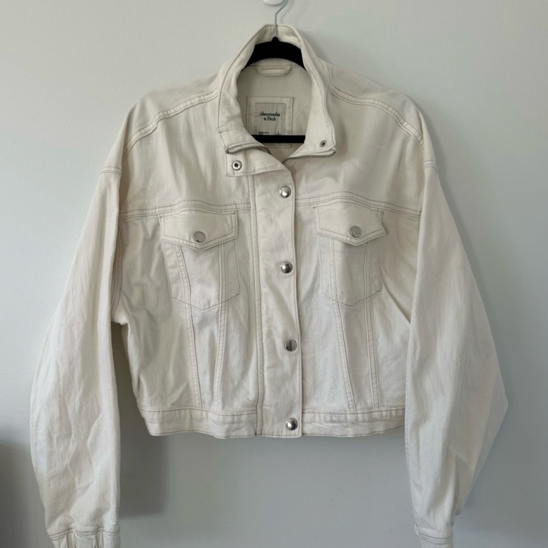 Abercrombie & Fitch Drapey Mockneck Denim Jacket Button Up & Zipper Size L 

#LTKSaleAlert #LTKStyleTip #LTKMidsize